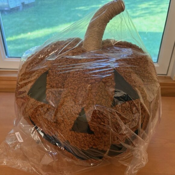 Pottery Barn Light Up Jack O Lantern Orange Pumpkin Pillow NWT - Picture 6 of 6